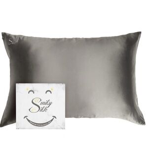 NWT Smily Silk Pillowcase - 100% Pure Mulberry Silk - 22Momme Highest Grade 6A